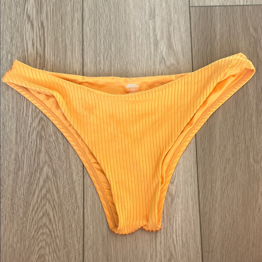 Monday Swimwear Byron Bottom Clementine - Picture 3 of 4